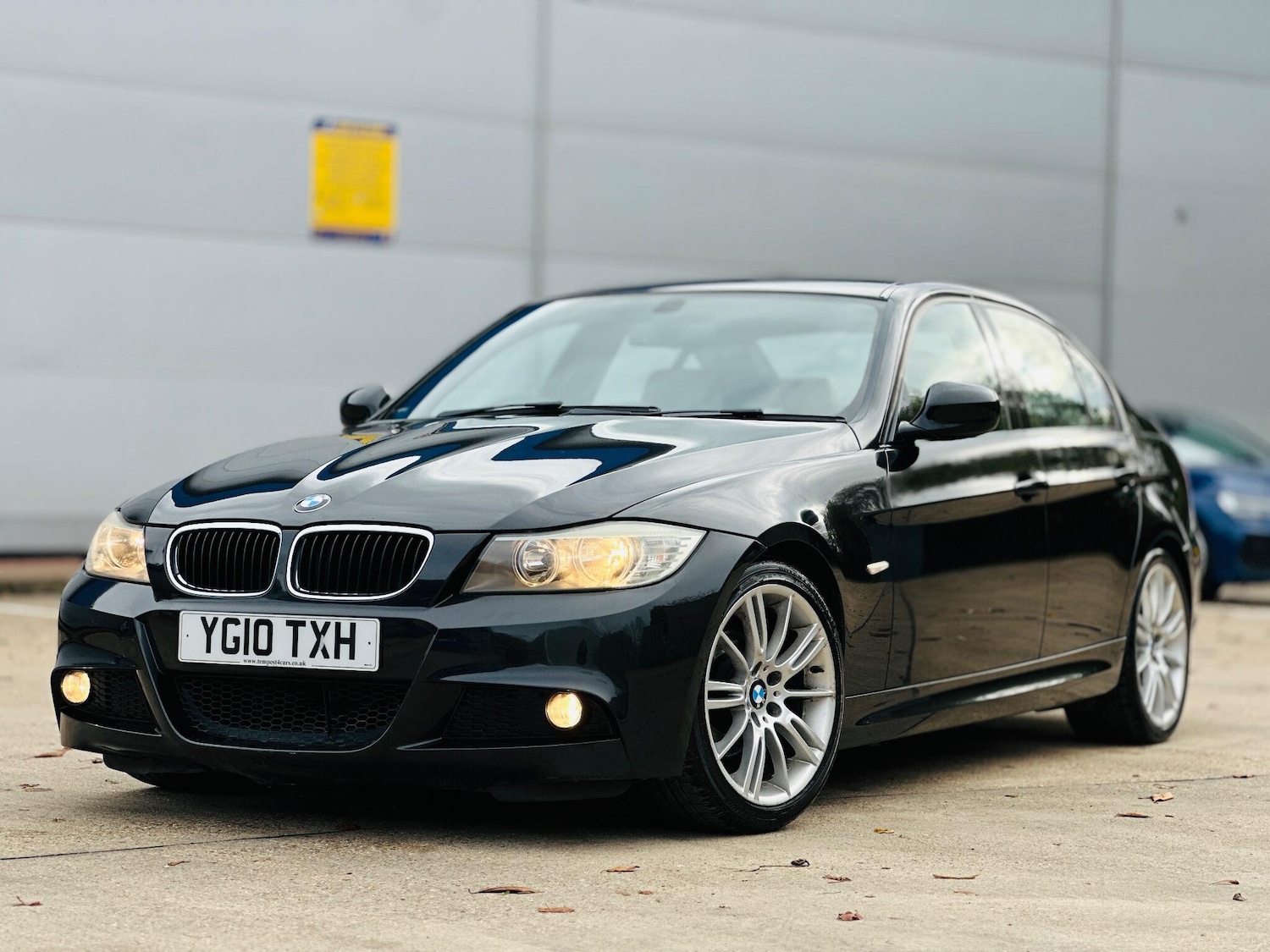 Used BMW 3 Series 2010 for sale - 76423508: Photo 2