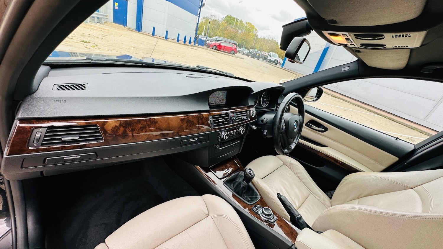 Used BMW 3 Series 2010 for sale - 76423508: Photo 28