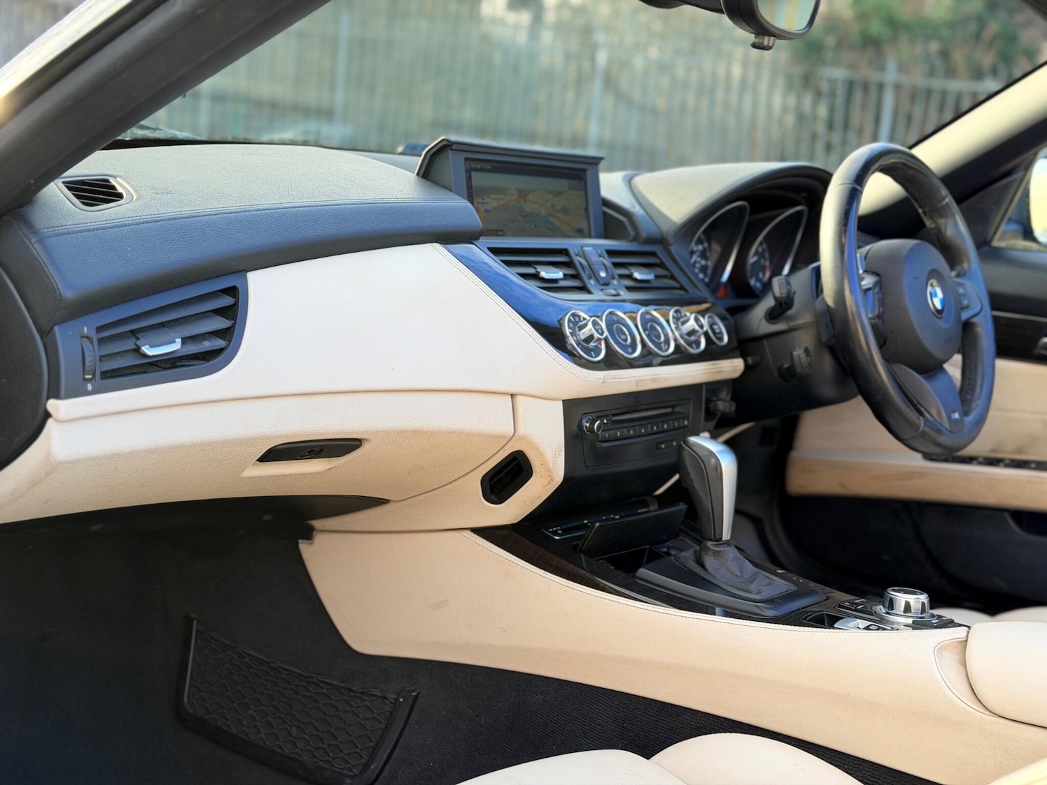 Used BMW Z4 2011 for sale - 77440972: Photo 47