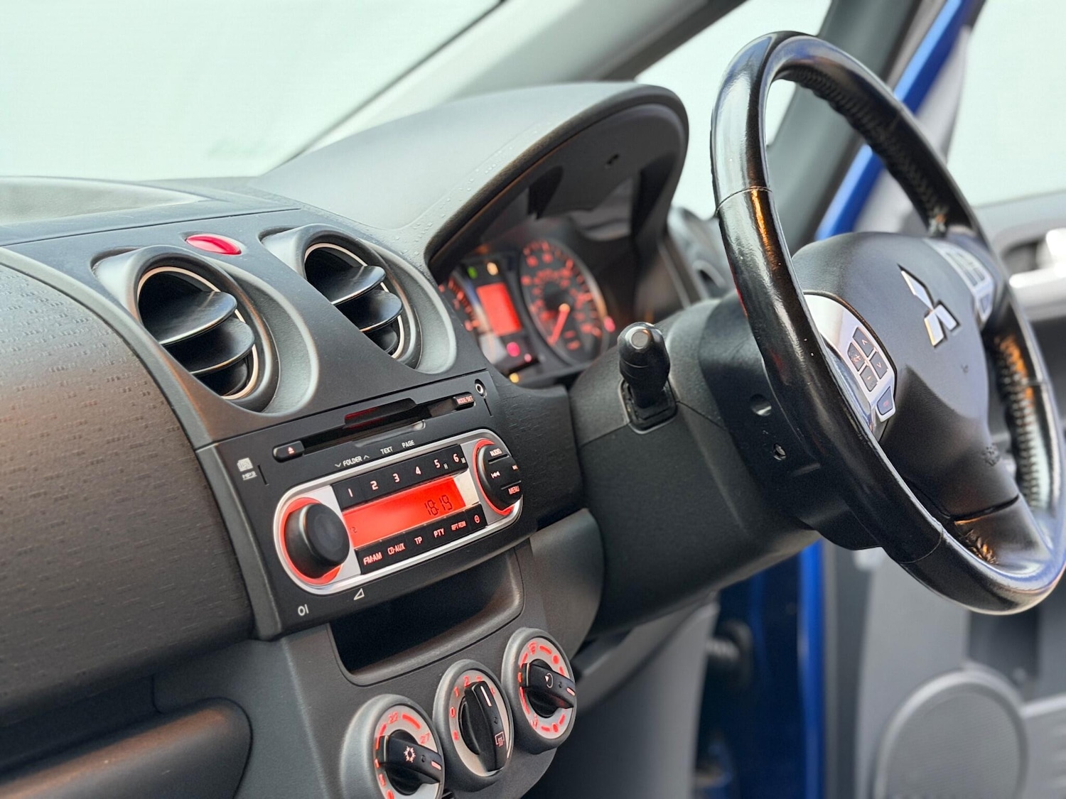 Used Mitsubishi Colt 2011 for sale - 76152493: Photo 12