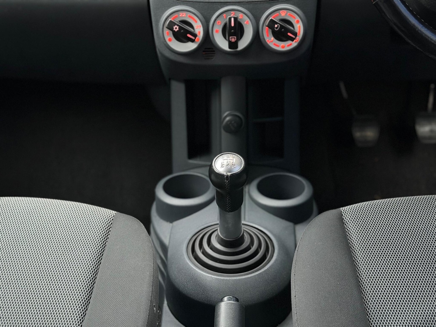 Used Mitsubishi Colt 2011 for sale - 76152493: Photo 24