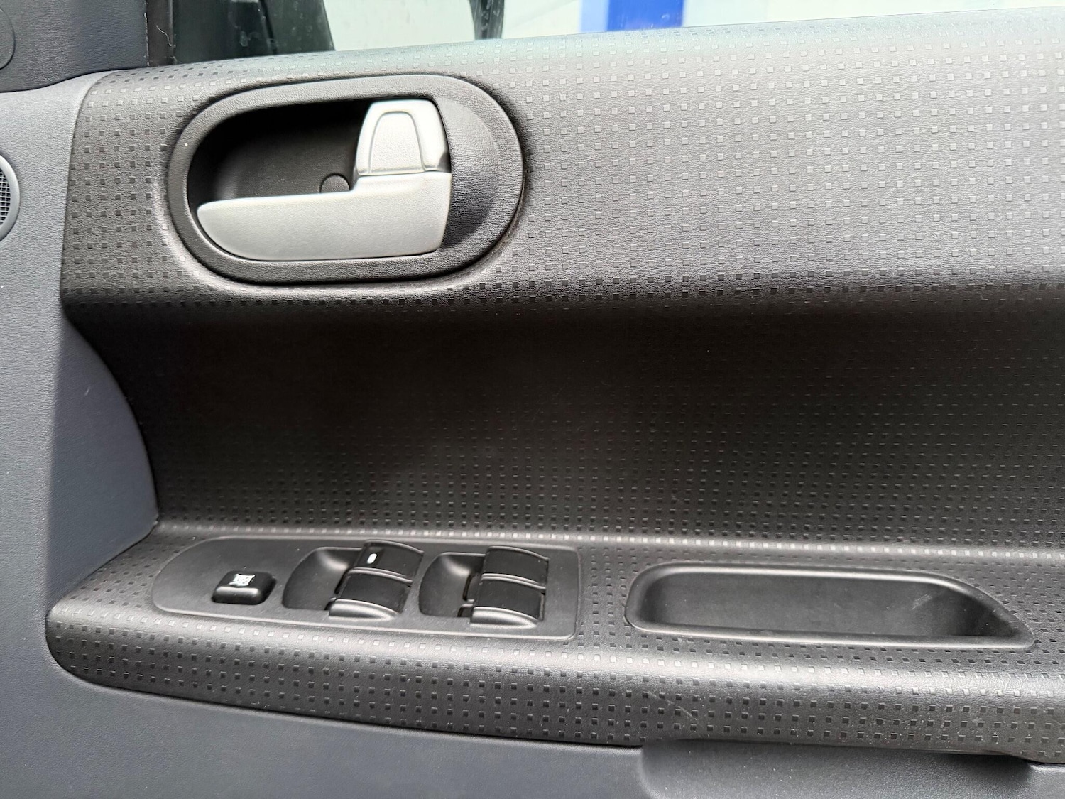 Used Mitsubishi Colt 2011 for sale - 76152493: Photo 25