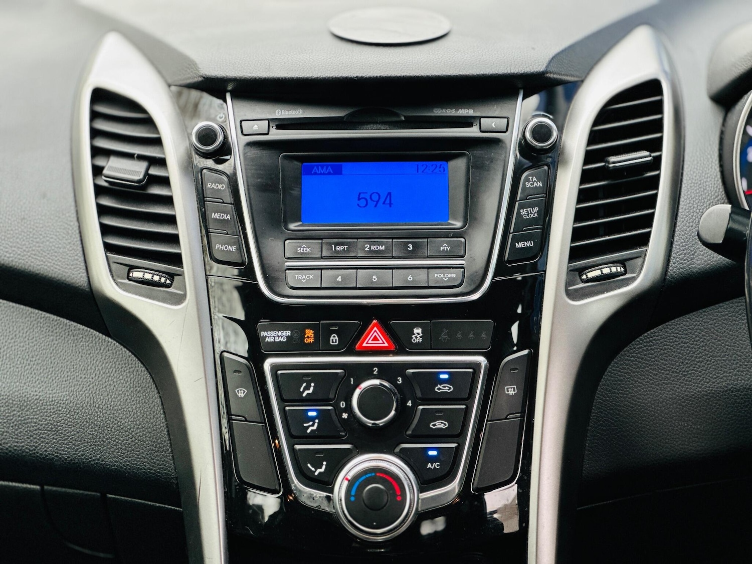 Used Hyundai i30 2013 for sale - 76424411: Photo 16