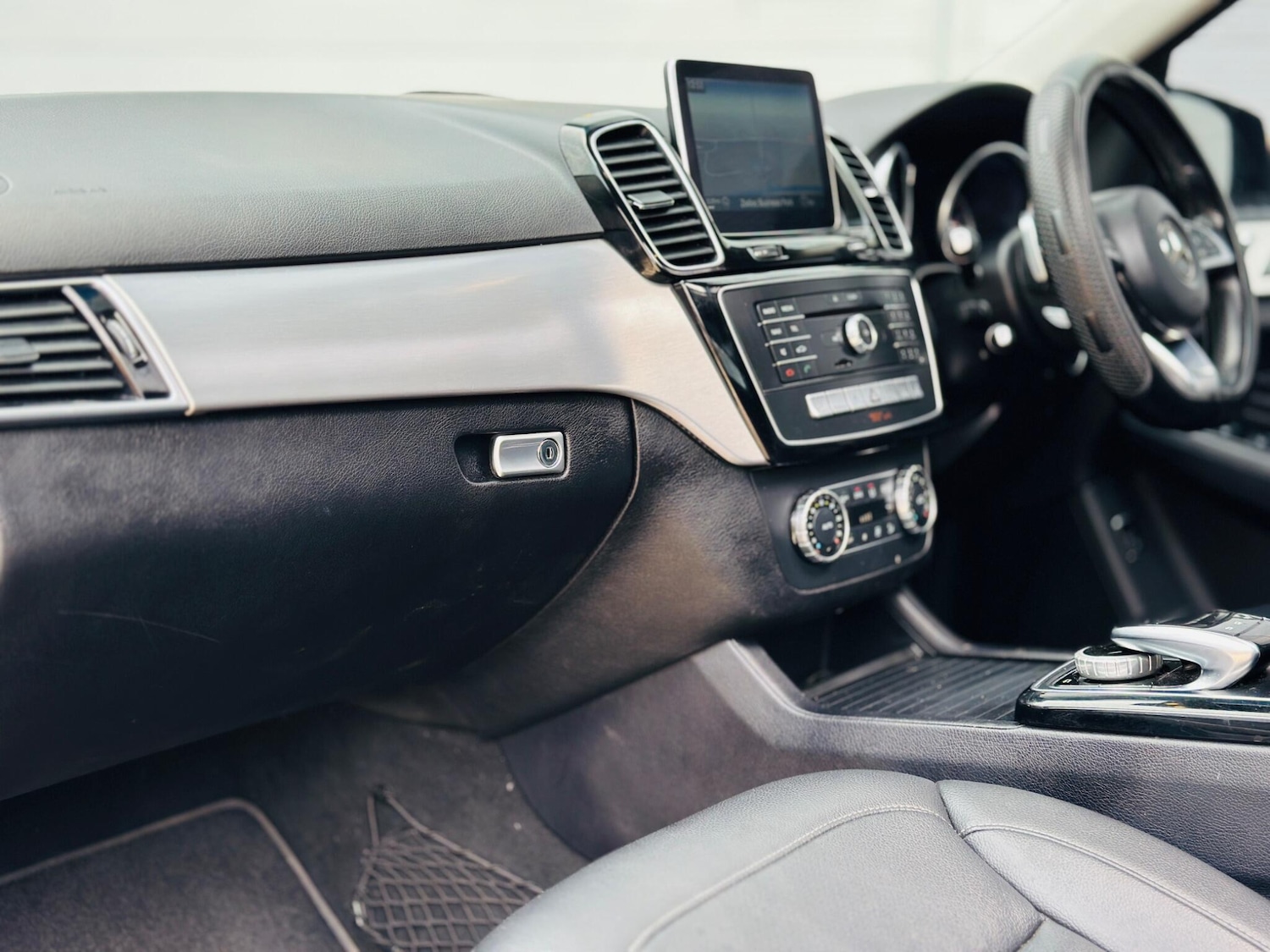 Used Mercedes-Benz GLE 2015 for sale - 76227700: Photo 52