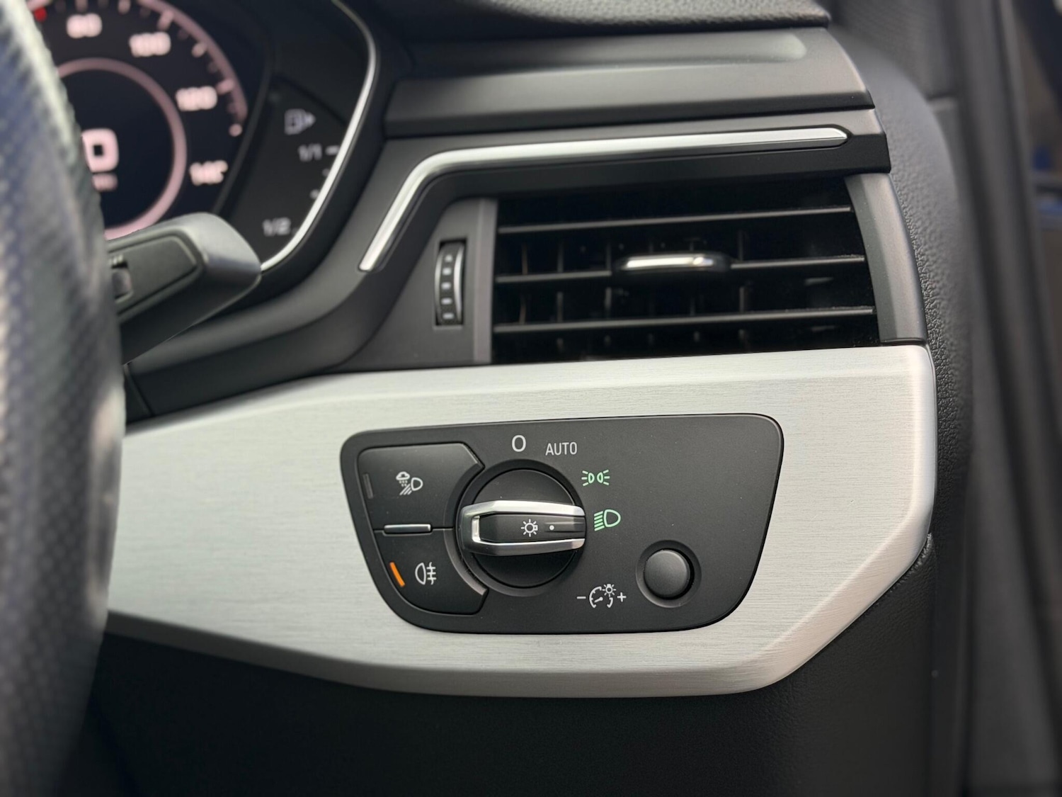 Used Audi A4 2018 for sale - 76152269: Photo 36