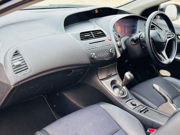 Used Honda Civic 2010 for sale - 76213788: Photo 25