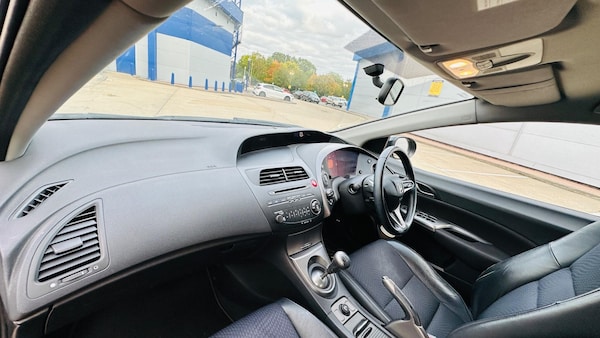 Used Honda Civic 2010 for sale - 76213788: Photo 27