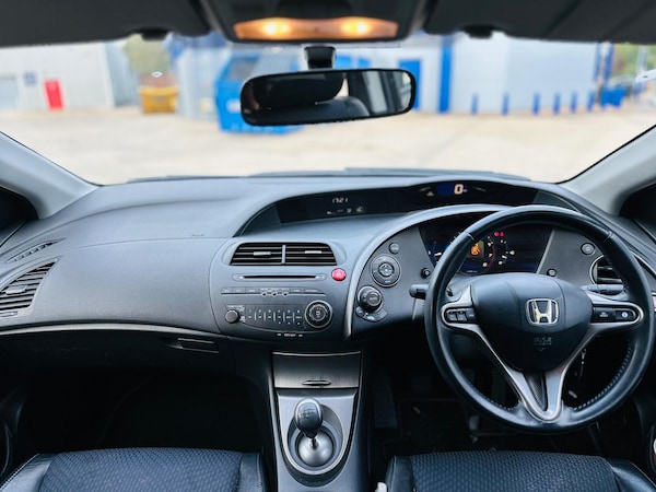Used Honda Civic 2010 for sale - 76213788: Photo 28