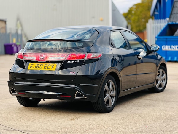 Used Honda Civic 2010 for sale - 76213788: Photo 39