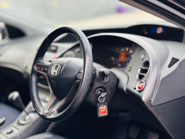 Used Honda Civic 2010 for sale - 76213788: Photo 48