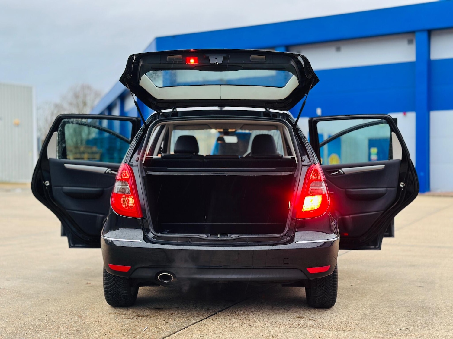 Used Mercedes-Benz A-Class 2012 for sale - 76925968: Photo 11