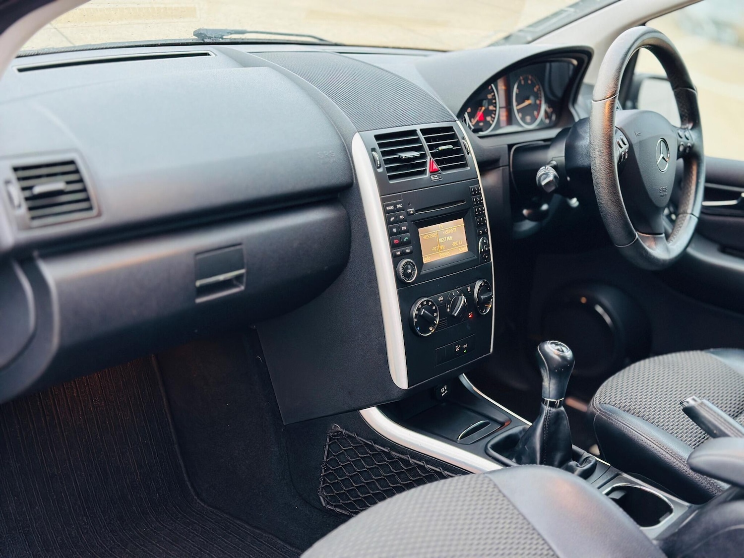 Used Mercedes-Benz A-Class 2012 for sale - 76925968: Photo 25