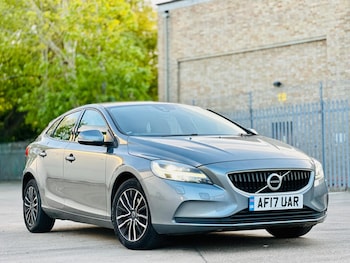 Used Volvo V40 2017 for sale - 78362676: Photo