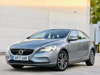 Used Volvo V40 2017 for sale - 78362676: Photo