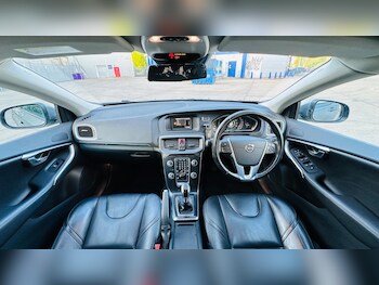 Used Volvo V40 2017 for sale - 78362676: Photo
