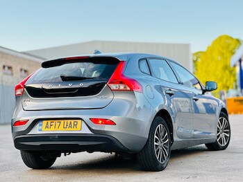 Used Volvo V40 2017 for sale - 78362676: Photo