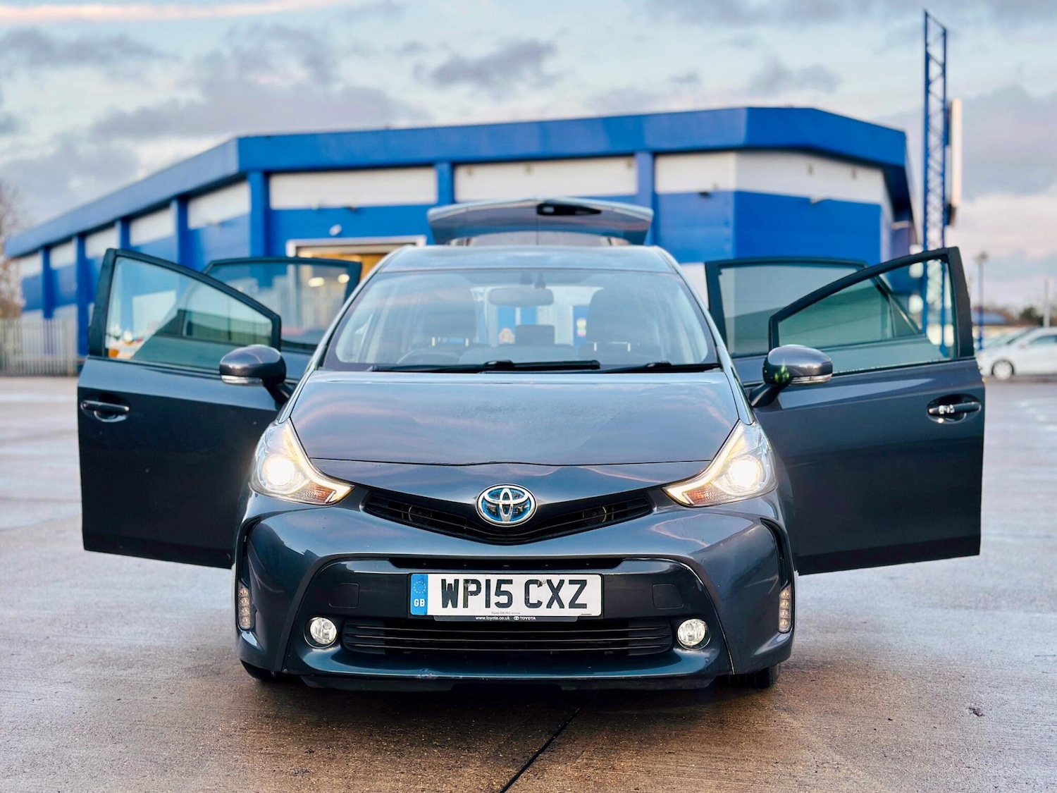 Used Toyota Prius+ 2015 for sale - 77237591: Photo 10