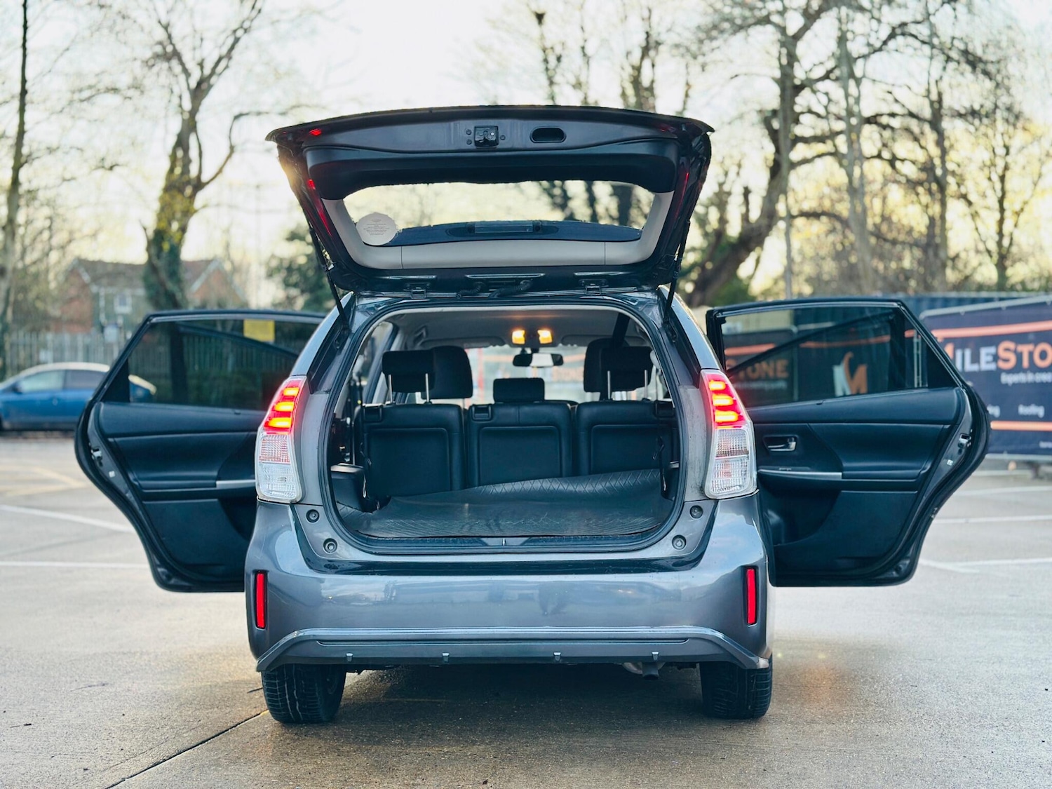 Used Toyota Prius+ 2015 for sale - 77237591: Photo 11