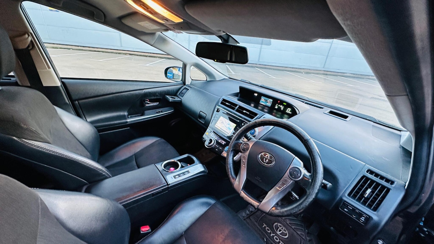 Used Toyota Prius+ 2015 for sale - 77237591: Photo 24