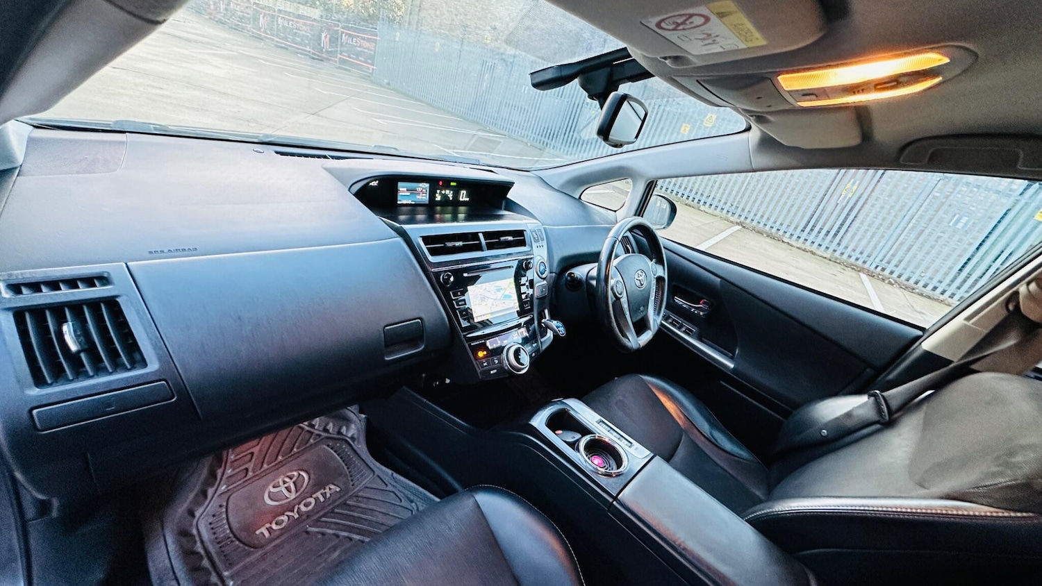 Used Toyota Prius+ 2015 for sale - 77237591: Photo 27