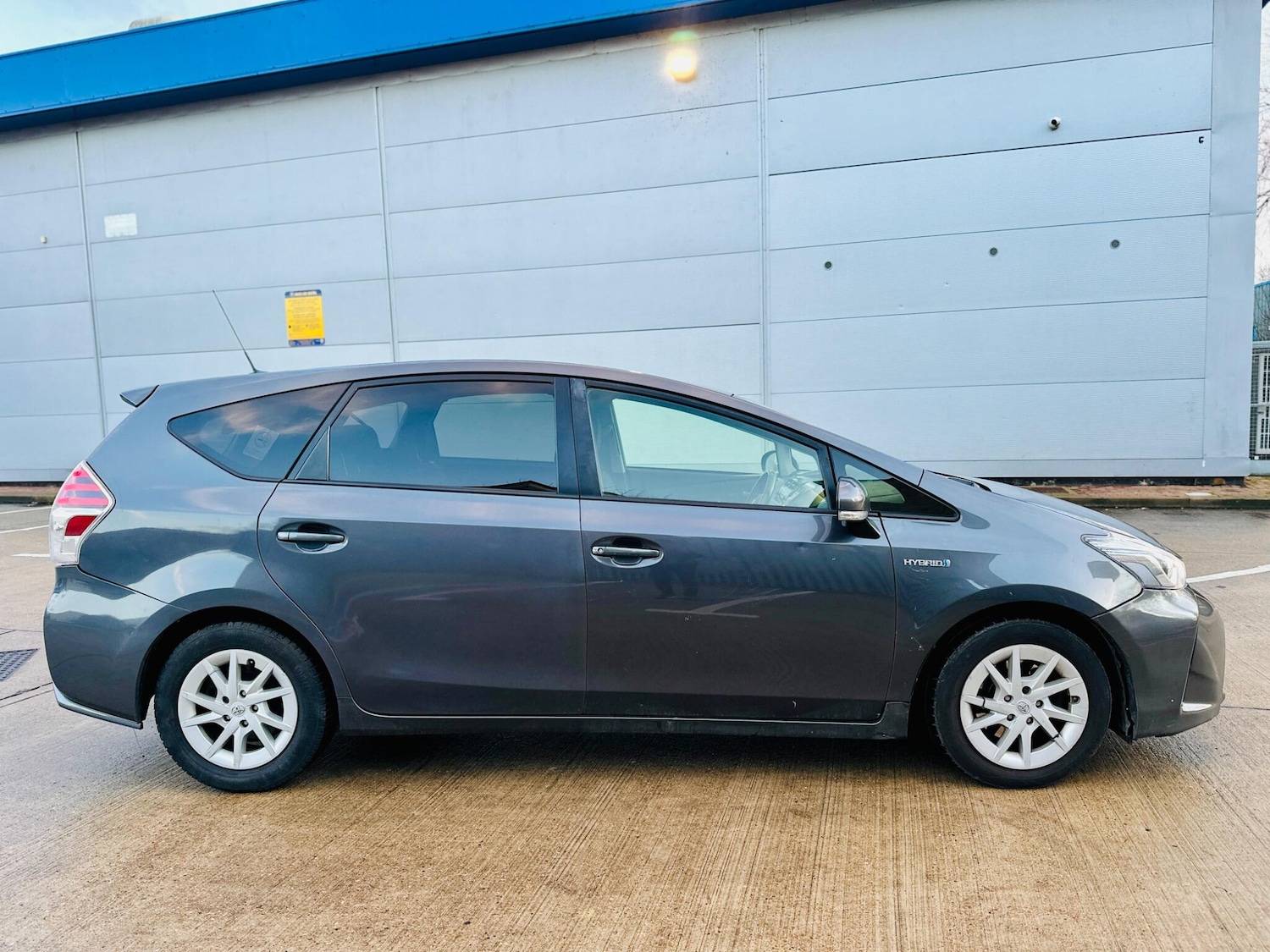 Used Toyota Prius+ 2015 for sale - 77237591: Photo 46