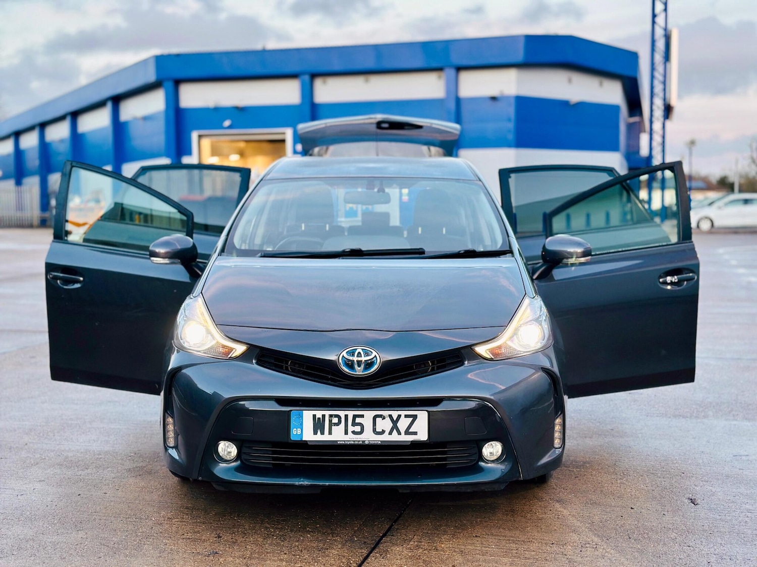 Used Toyota Prius+ 2015 for sale - 77237591: Photo 48