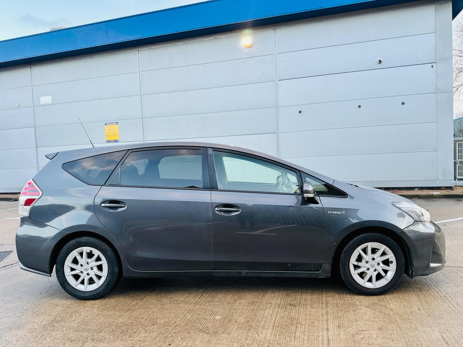 Used Toyota Prius+ 2015 for sale - 77237591: Photo 8