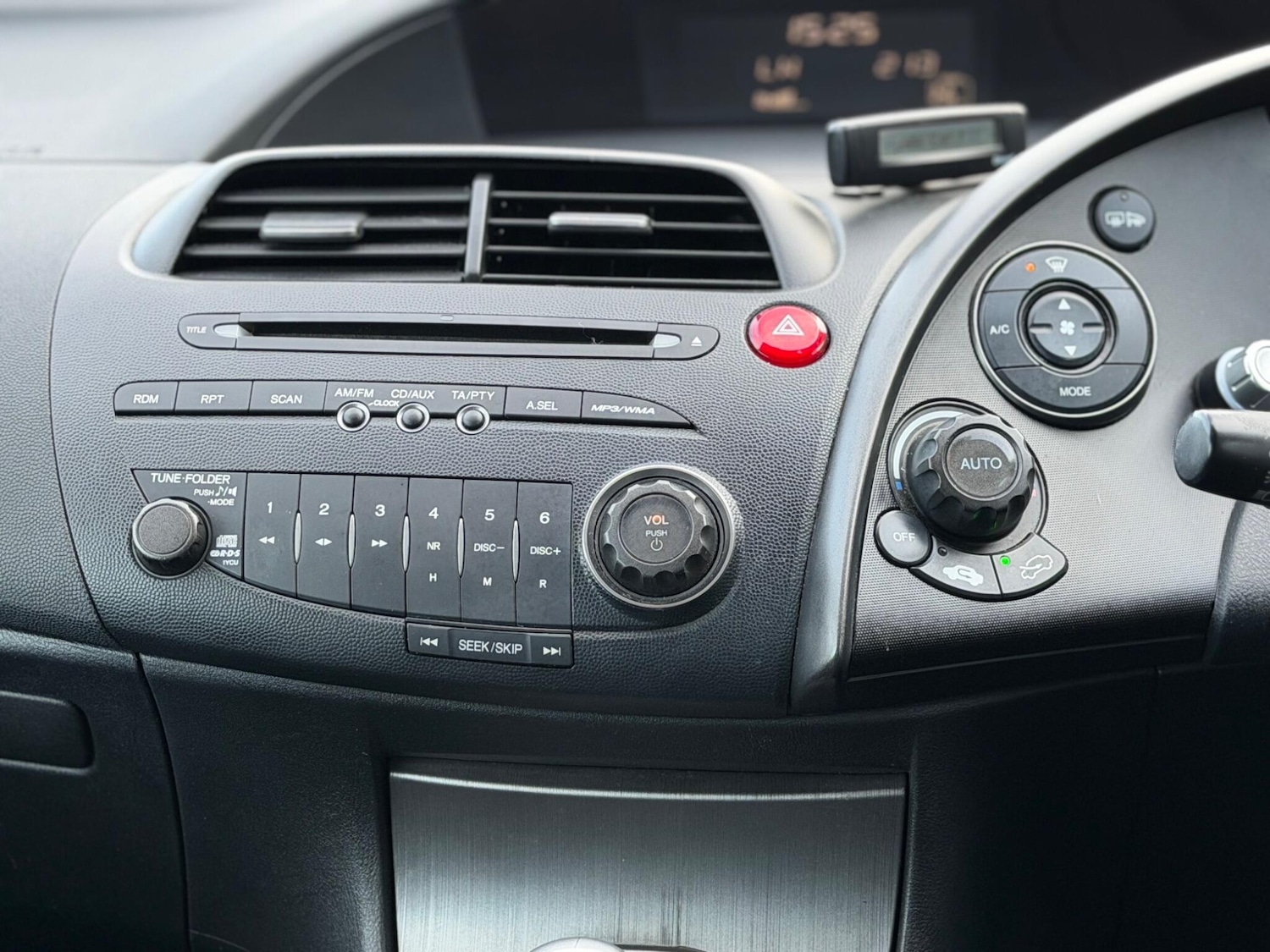 Used Honda Civic 2010 for sale - 77253974: Photo 17