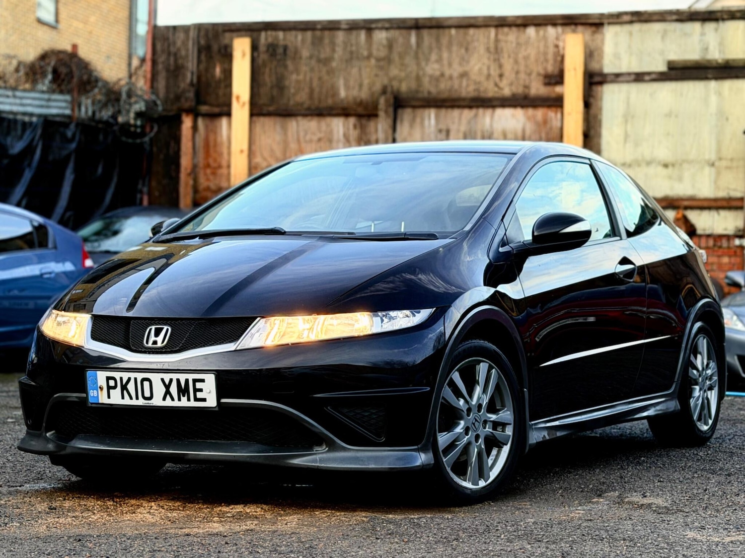 Used Honda Civic 2010 for sale - 77253974: Photo 2