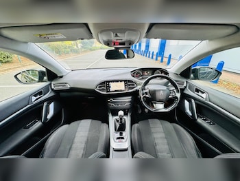 Used Peugeot 308 2015 for sale - 76000732: Photo