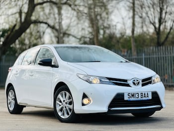 Used Toyota Auris 2013 for sale - 77705084: Photo