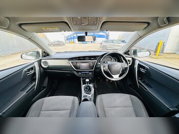 Used Toyota Auris 2013 for sale - 77705084: Photo