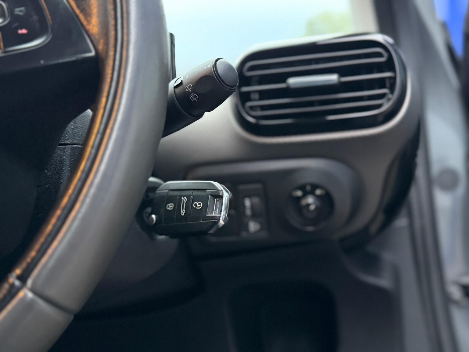 Used Citroen C4 Cactus 2015 for sale - 76151847: Photo 27