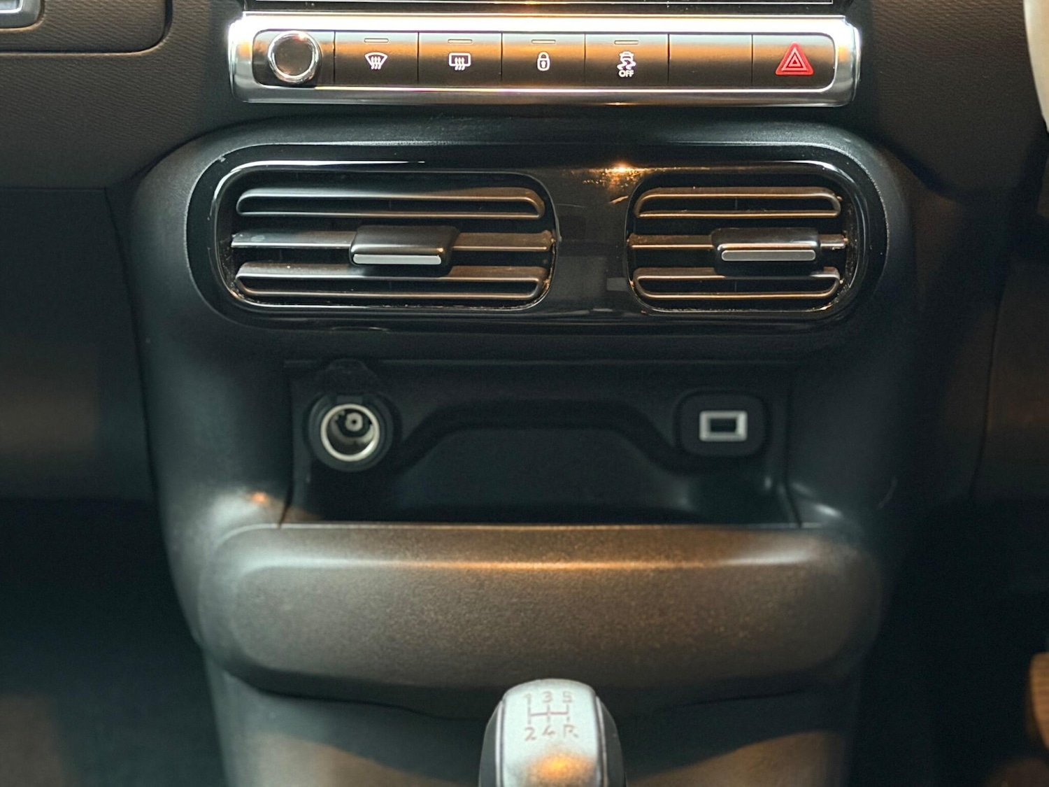 Used Citroen C4 Cactus 2015 for sale - 76151847: Photo 30