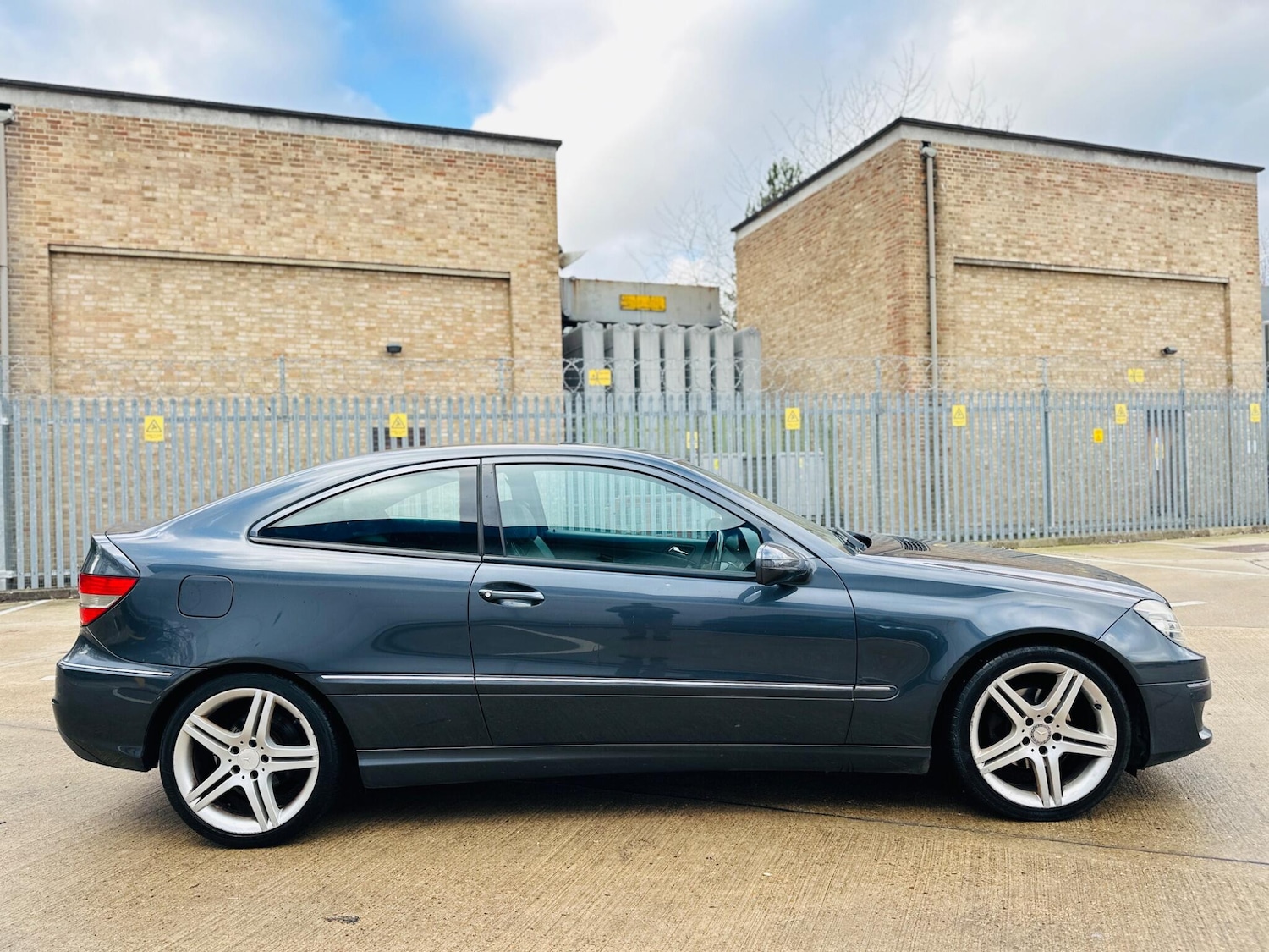 Used Mercedes-Benz CLC Class 2009 for sale - 77320951: Photo 8