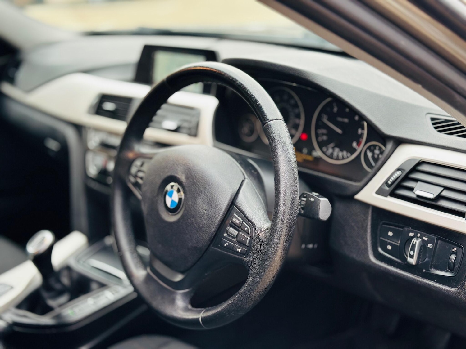 Used BMW 3 Series 2017 for sale - 76238623: Photo 22