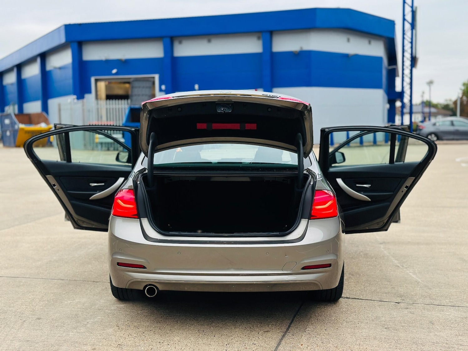 Used BMW 3 Series 2017 for sale - 76238623: Photo 46