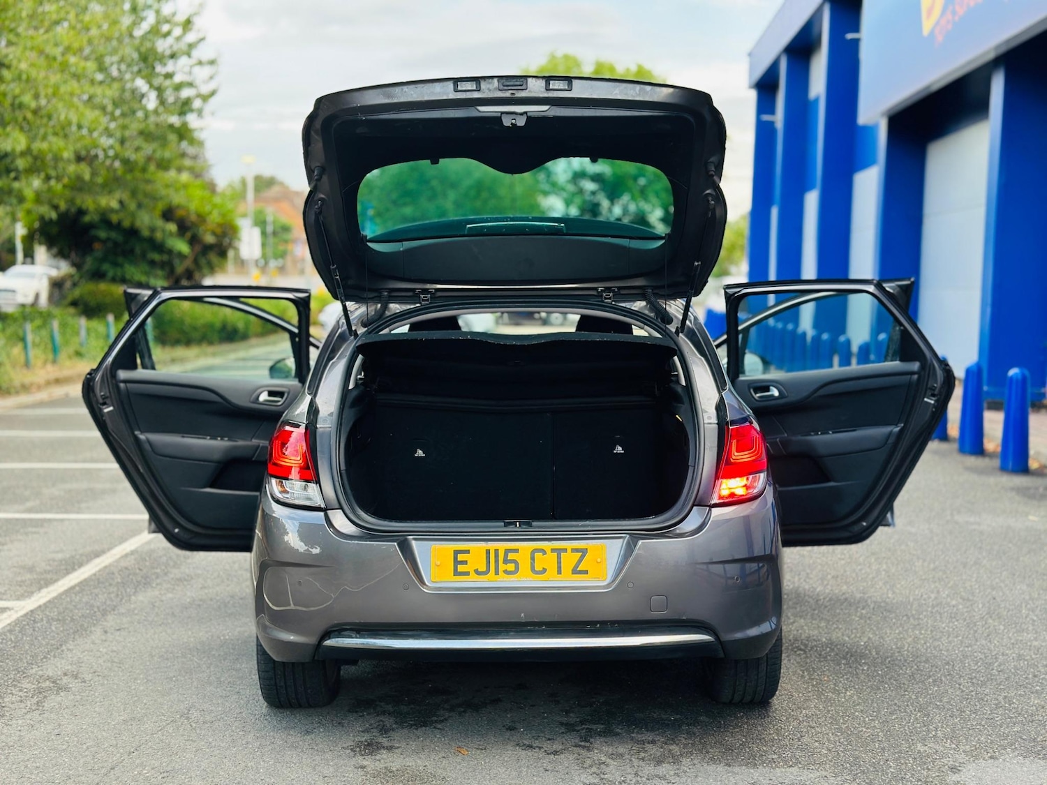 Vehicle 43