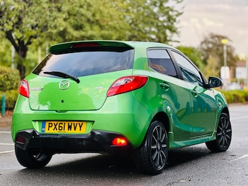 Used Mazda Mazda2 2011 for sale - 75839000: Photo