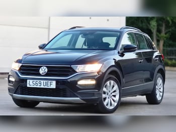 Used Volkswagen T-Roc 2019 for sale - 79496786: Photo