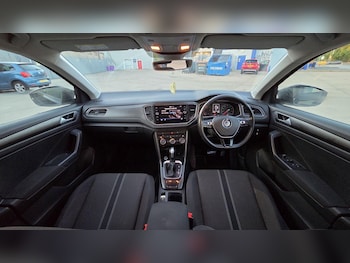 Used Volkswagen T-Roc 2019 for sale - 79496786: Photo