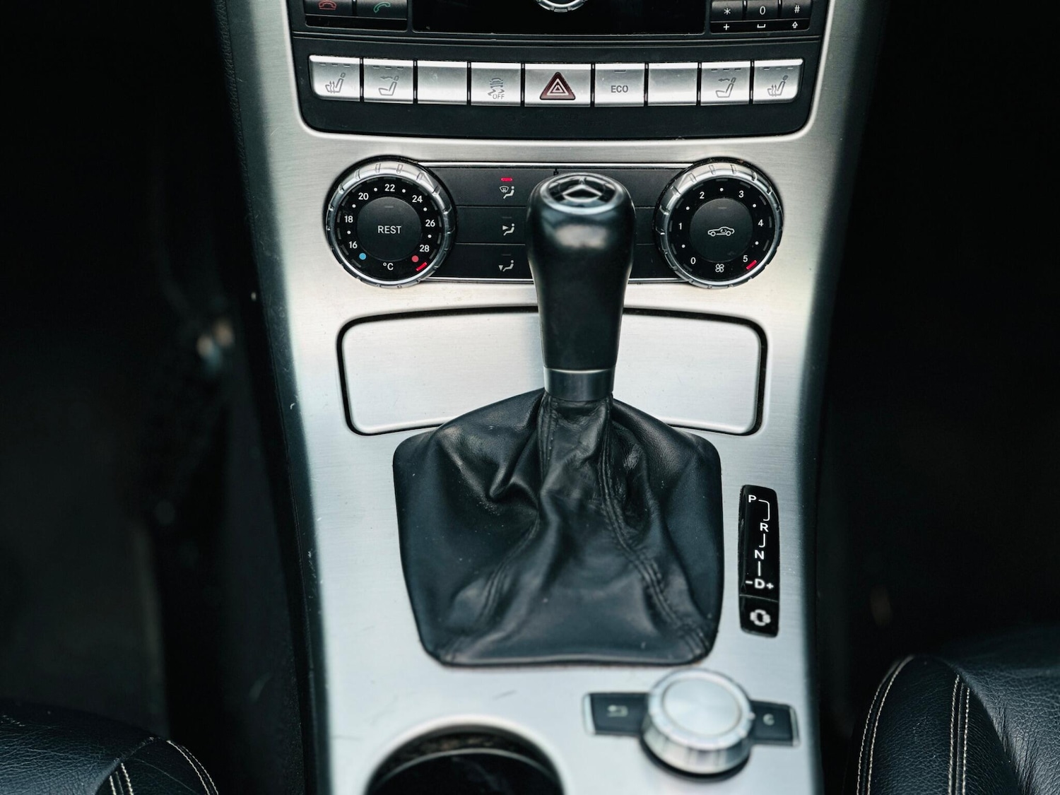 Used Mercedes-Benz SLK 2011 for sale - 77305196: Photo 27