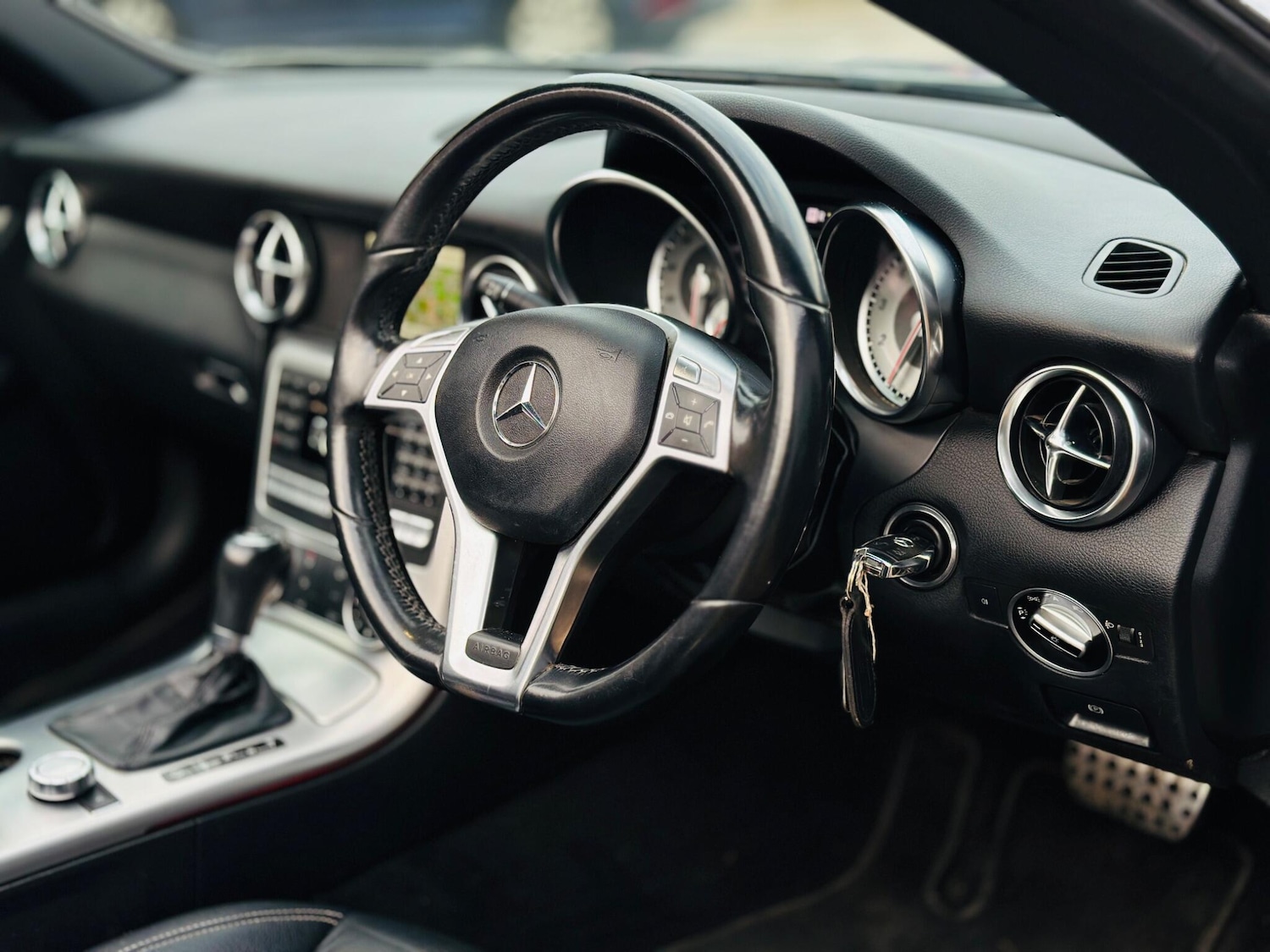 Used Mercedes-Benz SLK 2011 for sale - 77305196: Photo 59