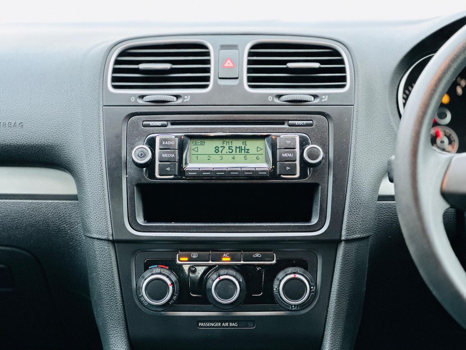 Used Volkswagen Golf 2010 for sale - 76926311: Photo 17