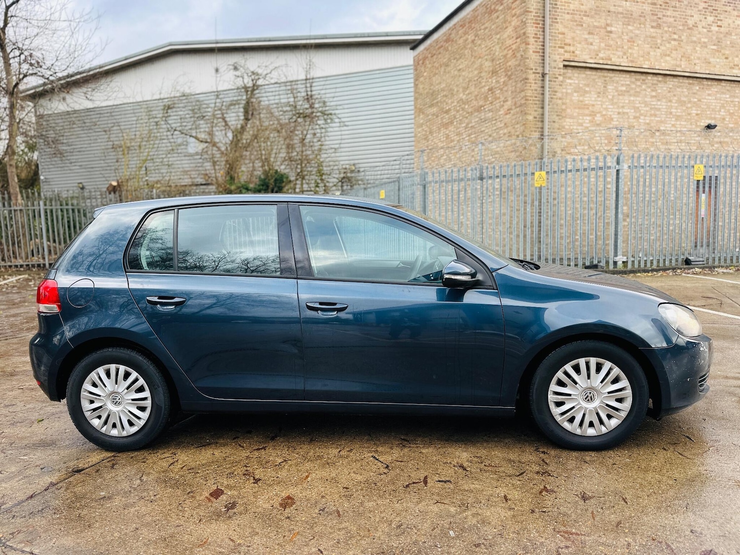 Used Volkswagen Golf 2010 for sale - 76926311: Photo 7