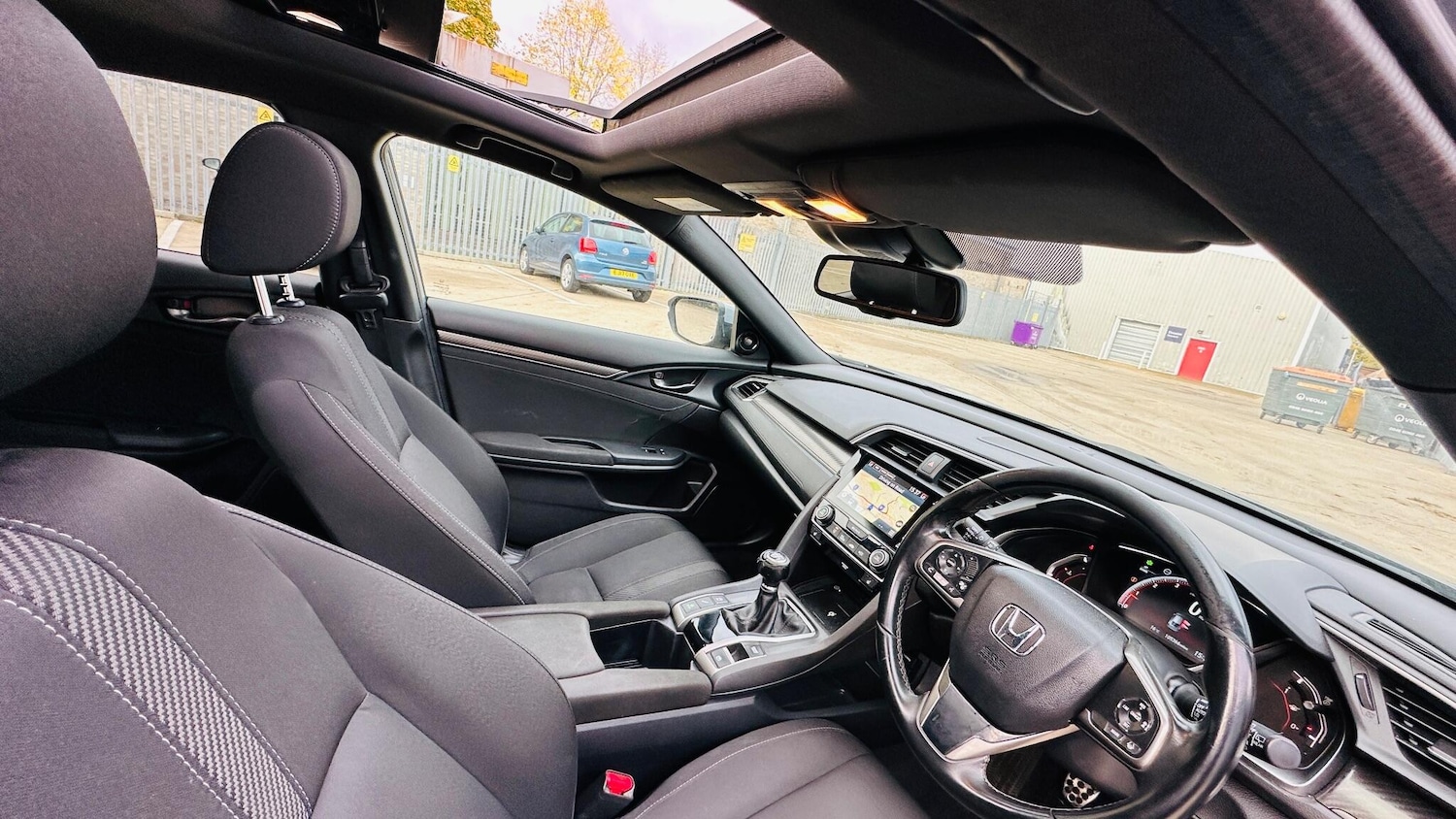 Used Honda Civic 2017 for sale - 76327230: Photo 25