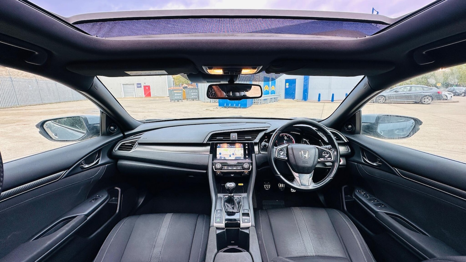 Used Honda Civic 2017 for sale - 76327230: Photo 3