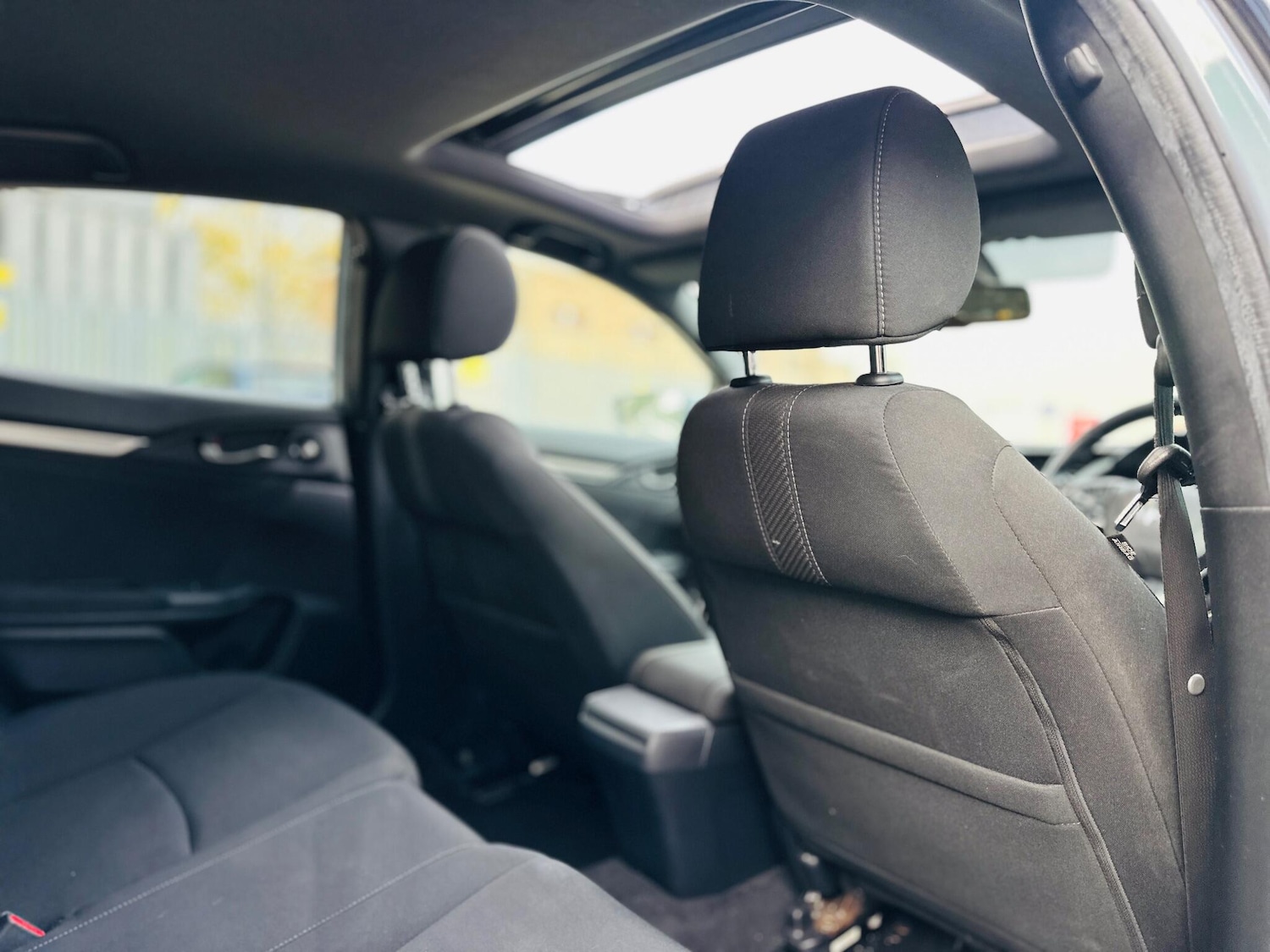 Used Honda Civic 2017 for sale - 76327230: Photo 32