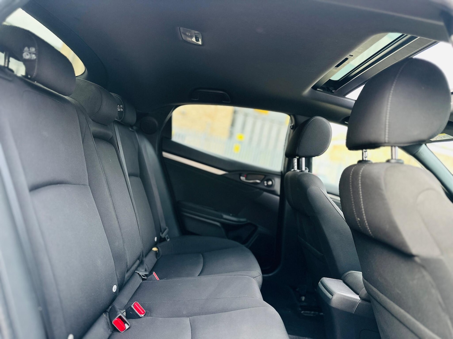 Used Honda Civic 2017 for sale - 76327230: Photo 54