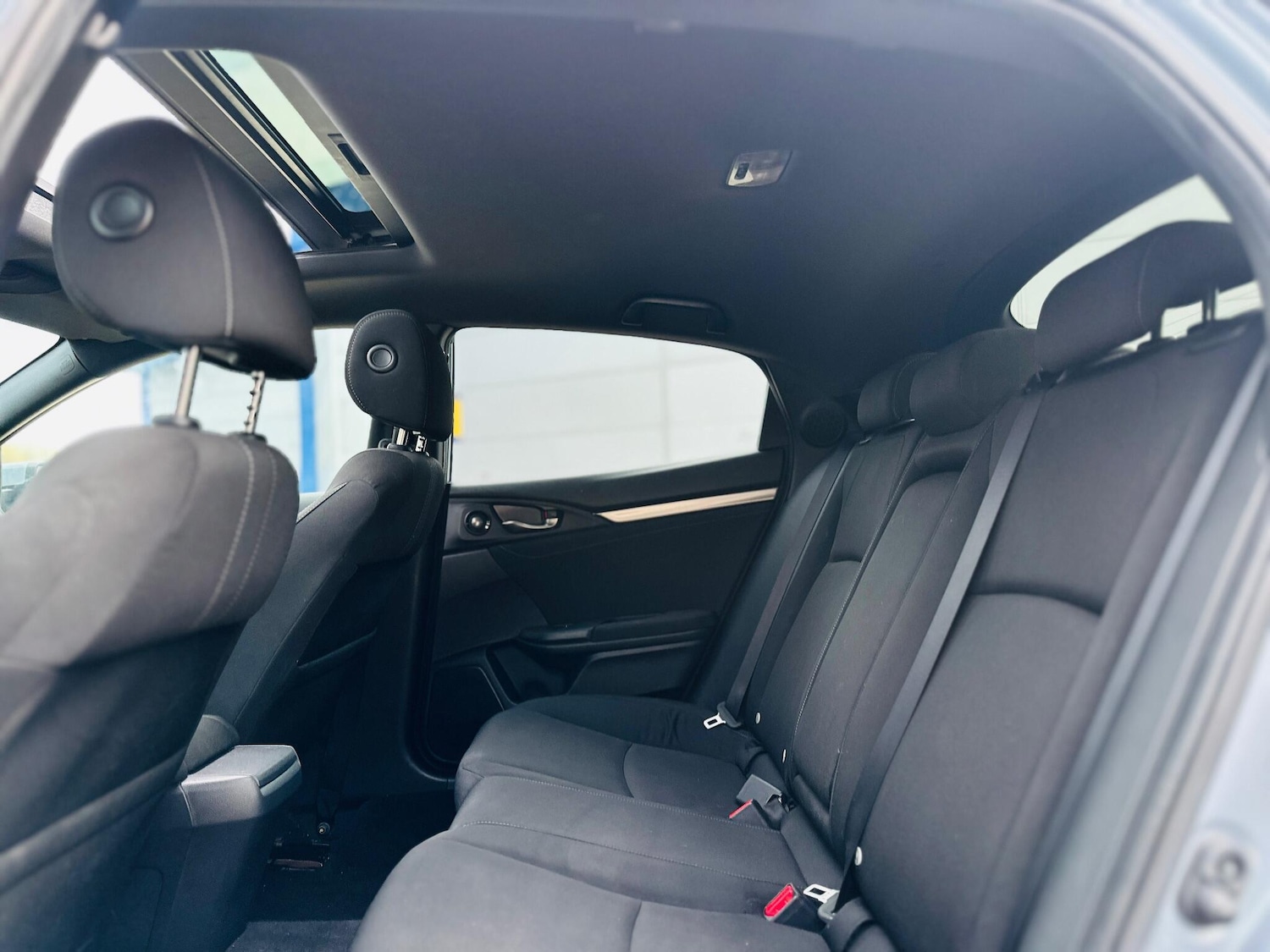 Used Honda Civic 2017 for sale - 76327230: Photo 55